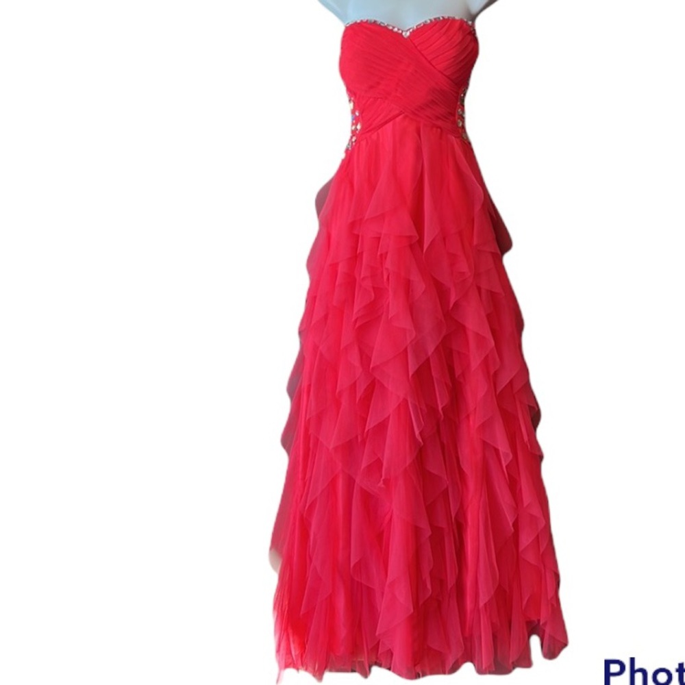 Masquerade Coral Color Gown with sweetheart neckline. Size 13